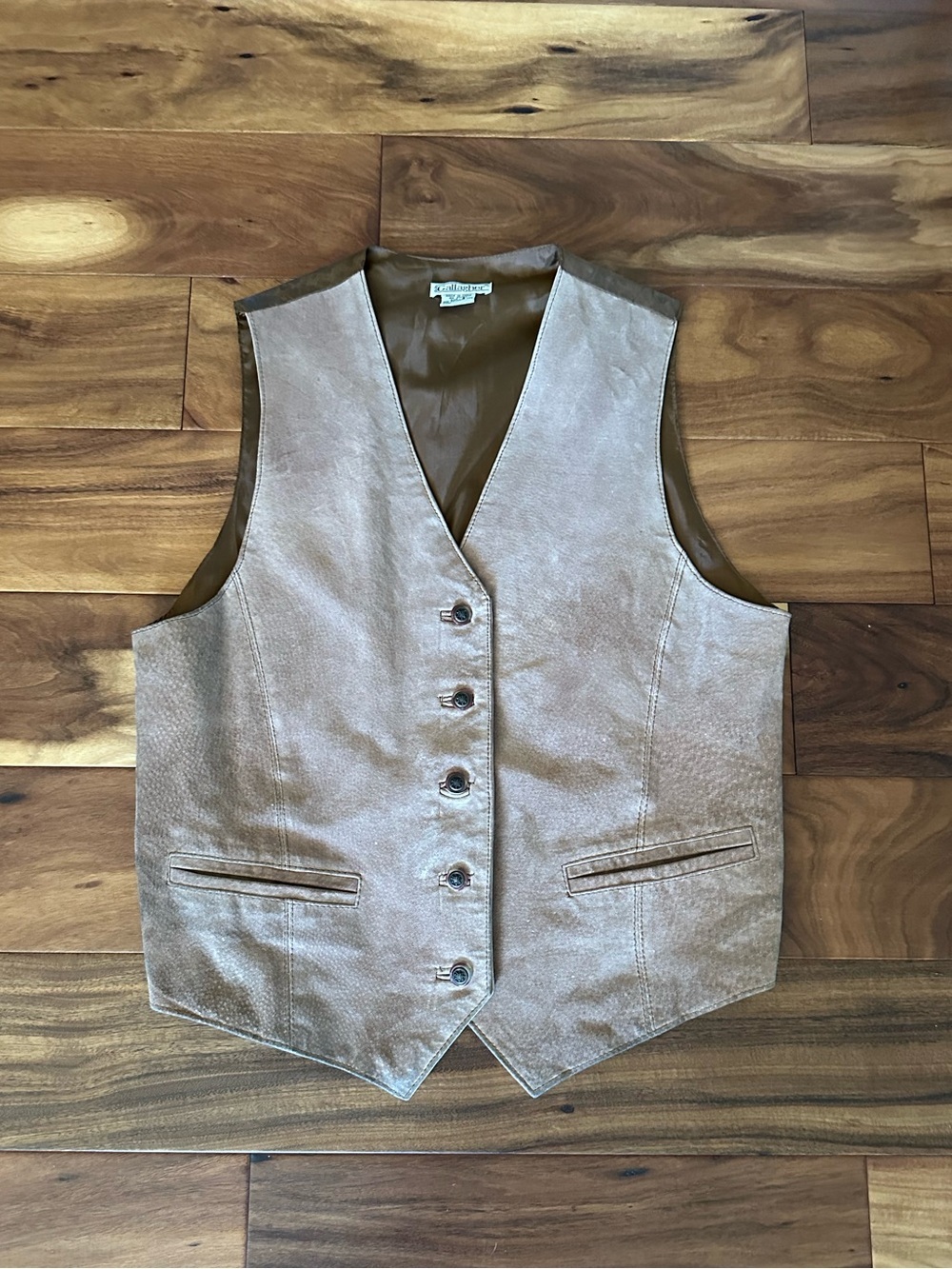 Gallagher Suede Button-Front Vest in Light Brown size Small